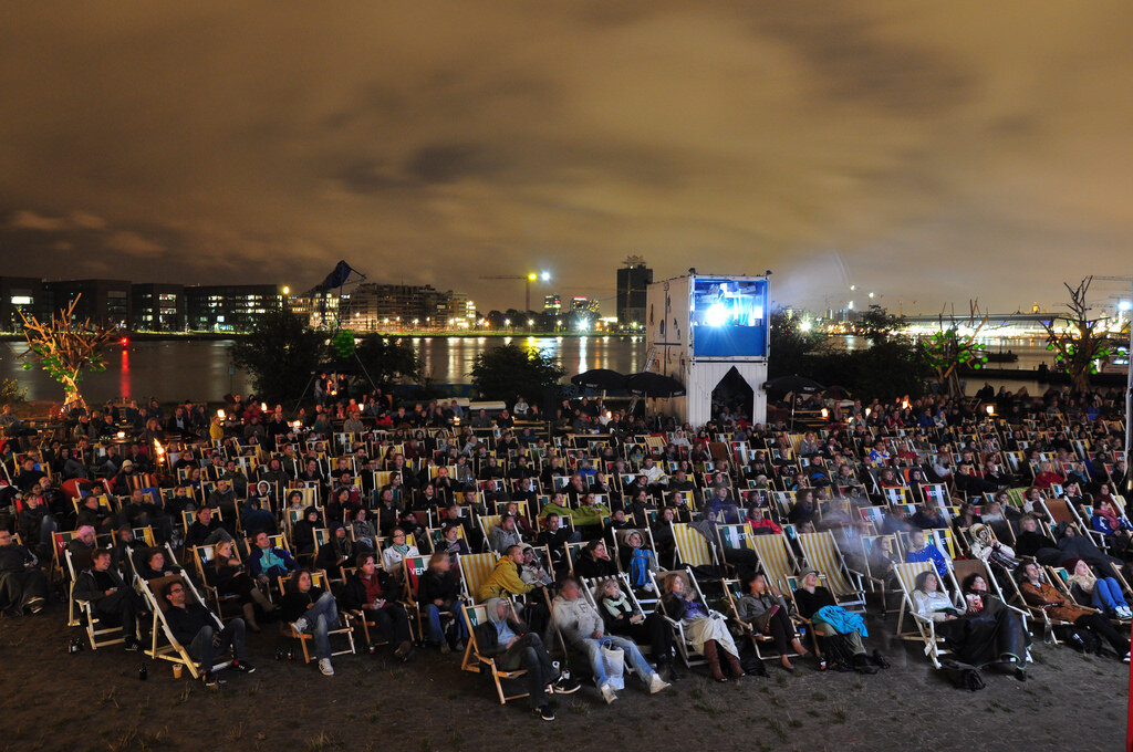 هیس… شهر تازه بیدار شده!