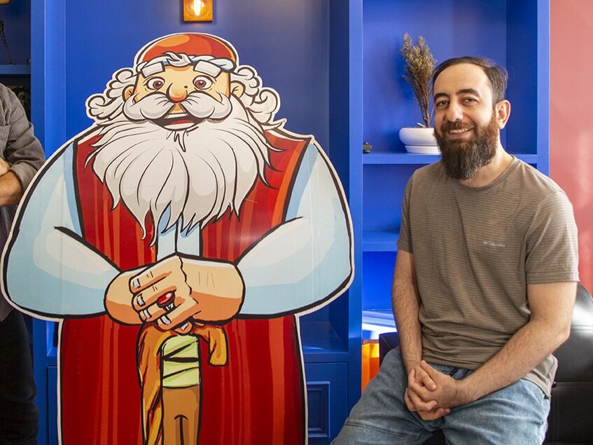 خلبانی که حافظ میخواند، پاسدار زبان فارسی است