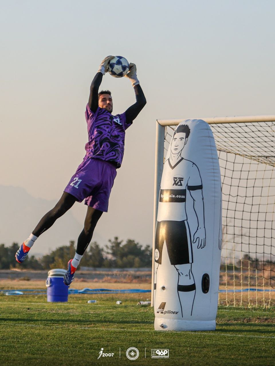 جنگ سپاهانی‌ها به اردوی تیم ملی رسید/ دوئل حسینی و اخباری این‌بار در تورنمنت العین