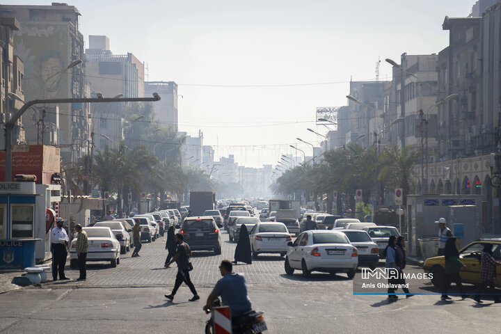 اهواز در محاصره مهِ سمی؛ شاخص کیفیت هوا در وضعیت «بنفش» و «بسیار ناسالم»