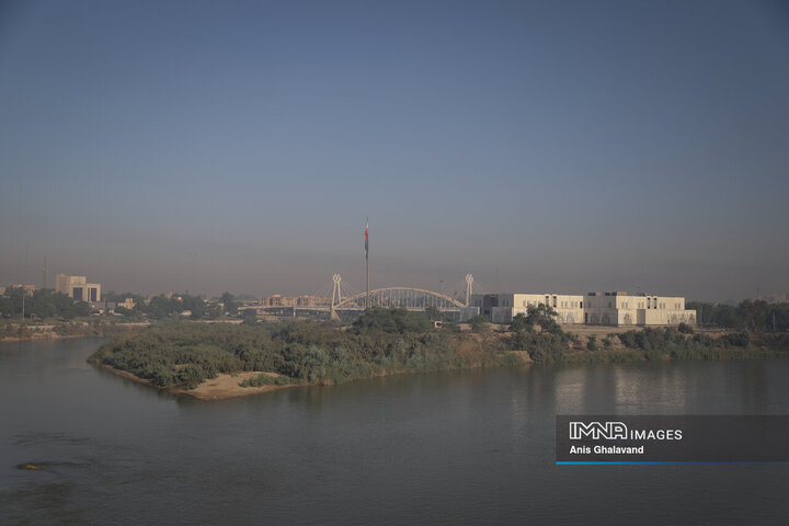 اهواز در محاصره مهِ سمی؛ شاخص کیفیت هوا در وضعیت «بنفش» و «بسیار ناسالم»