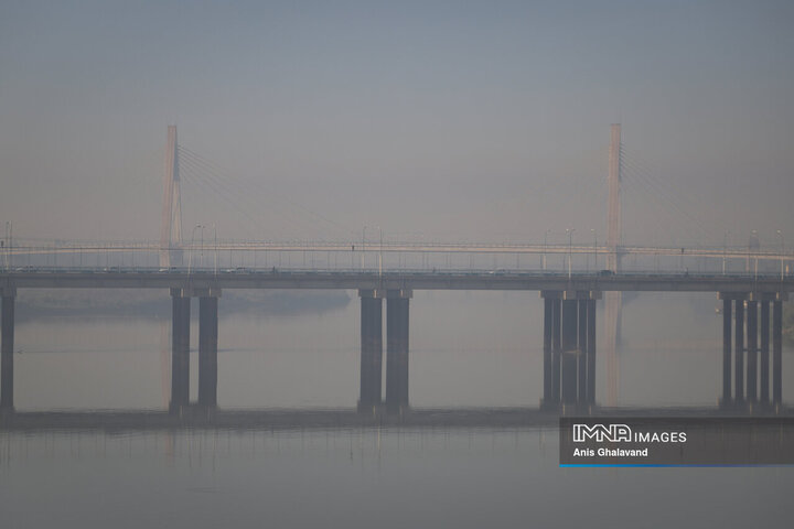 اهواز در محاصره مهِ سمی؛ شاخص کیفیت هوا در وضعیت «بنفش» و «بسیار ناسالم»