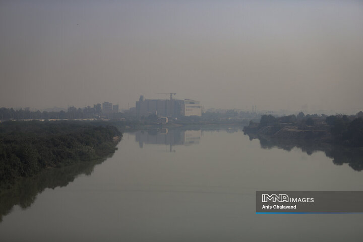 اهواز در محاصره مهِ سمی؛ شاخص کیفیت هوا در وضعیت «بنفش» و «بسیار ناسالم»