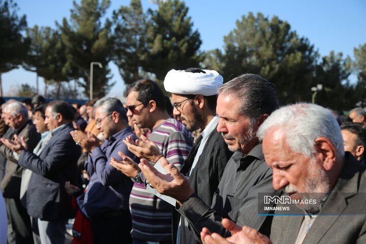 اقامه نماز طلب باران در بجنورد