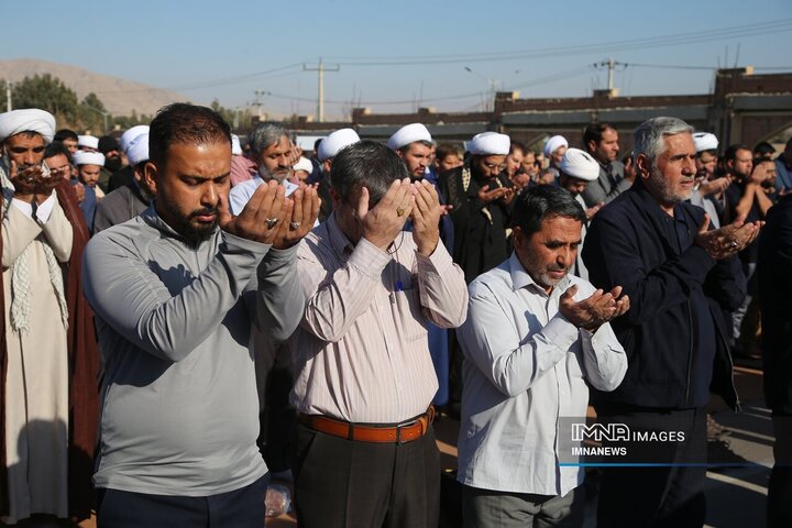 اقامه نماز طلب باران در بجنورد
