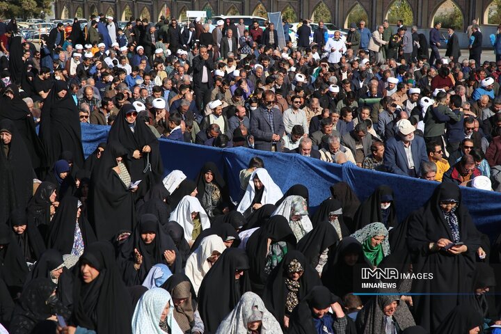 اقامه نماز طلب باران در بجنورد