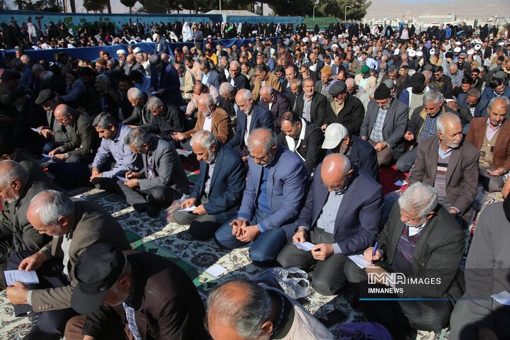 اقامه نماز طلب باران در بجنورد