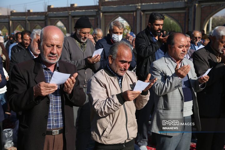 اقامه نماز طلب باران در بجنورد