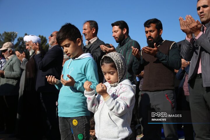 اقامه نماز طلب باران در بجنورد