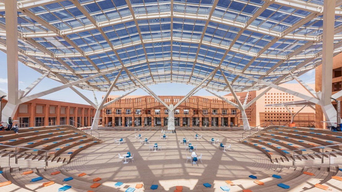 هیچ چیز در شهرها تصادفی نیست؛ حتی جهت باد در مصدر