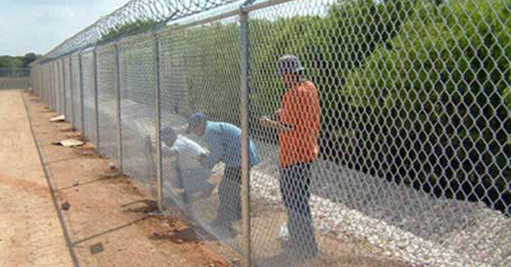 بررسی انتخاب انواع فنس، پایه فنس و سیم خاردار در حصار آنلاین