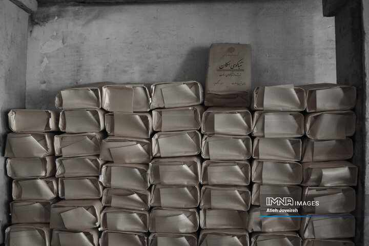 Haj Hossein’s Century-Old Herbal Shop Keeps Isfahan’s Traditions Alive