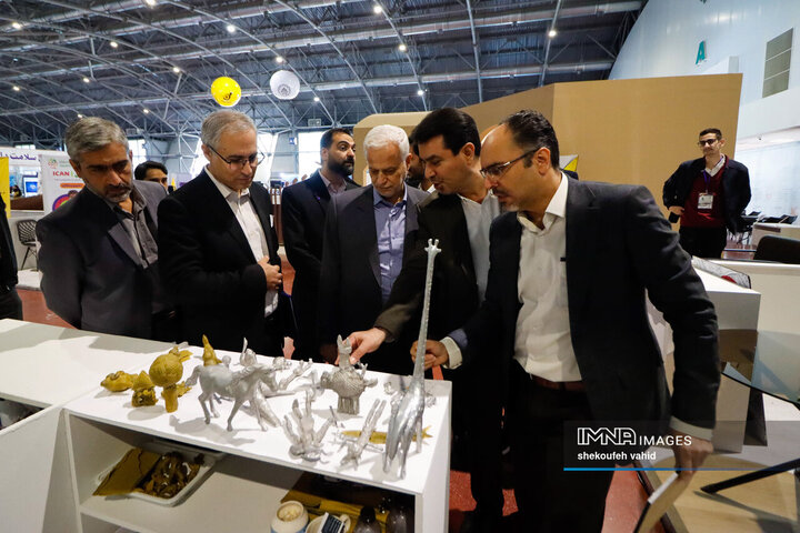 بازدید شهردار اصفهان از نمایشگاه «فن‌نما»