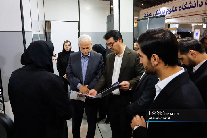 بازدید شهردار اصفهان از نمایشگاه «فن‌نما»
