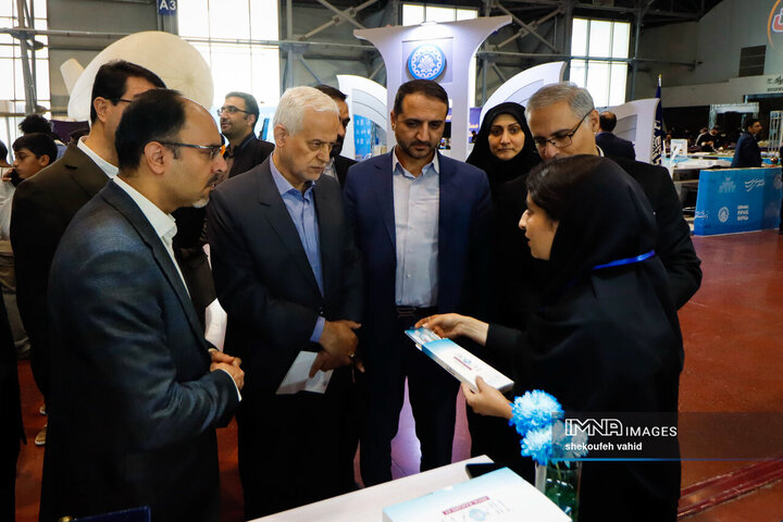 بازدید شهردار اصفهان از نمایشگاه «فن‌نما»