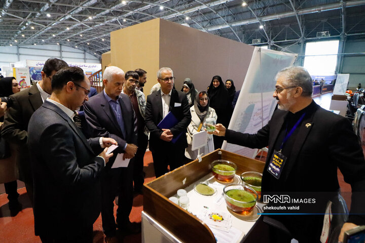 بازدید شهردار اصفهان از نمایشگاه «فن‌نما»