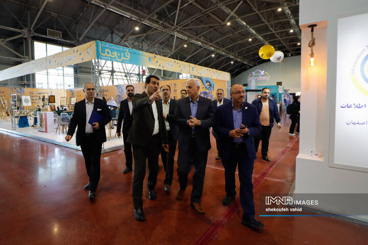 بازدید شهردار اصفهان از نمایشگاه «فن‌نما»