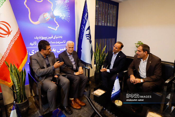 بازدید شهردار اصفهان از نمایشگاه «فن‌نما»