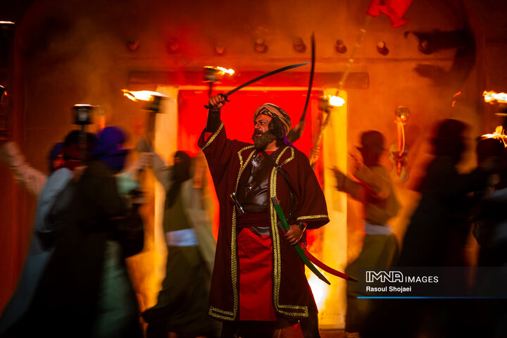 نمایش میدانی «محرمانه»