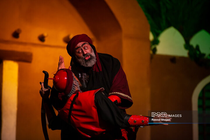 نمایش میدانی «محرمانه»