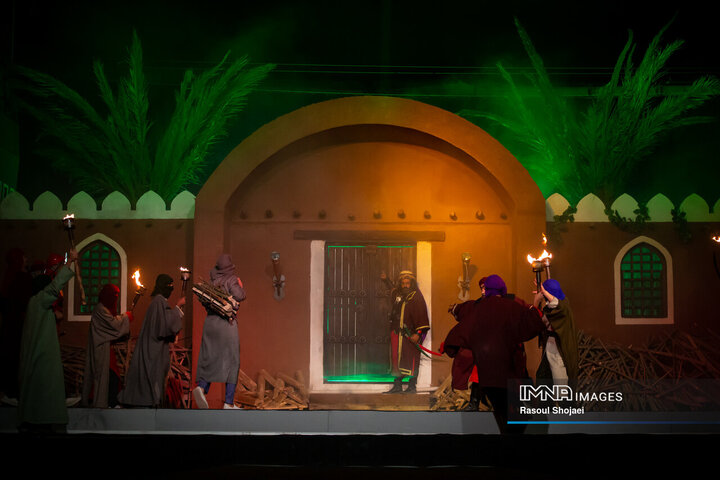 نمایش میدانی «محرمانه»