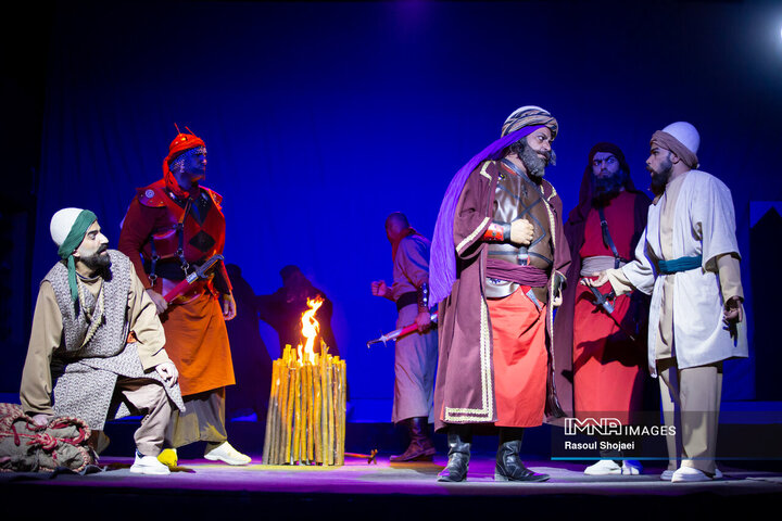 نمایش میدانی «محرمانه»