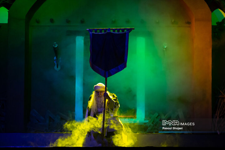 نمایش میدانی «محرمانه»