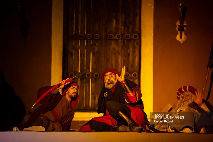 نمایش میدانی «محرمانه»