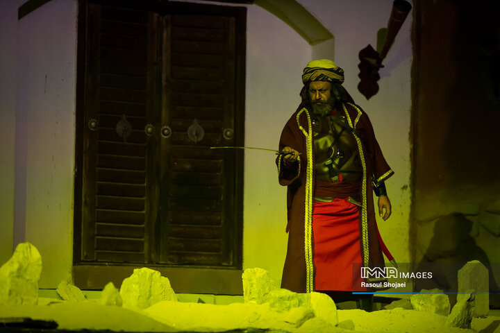 نمایش میدانی «محرمانه»