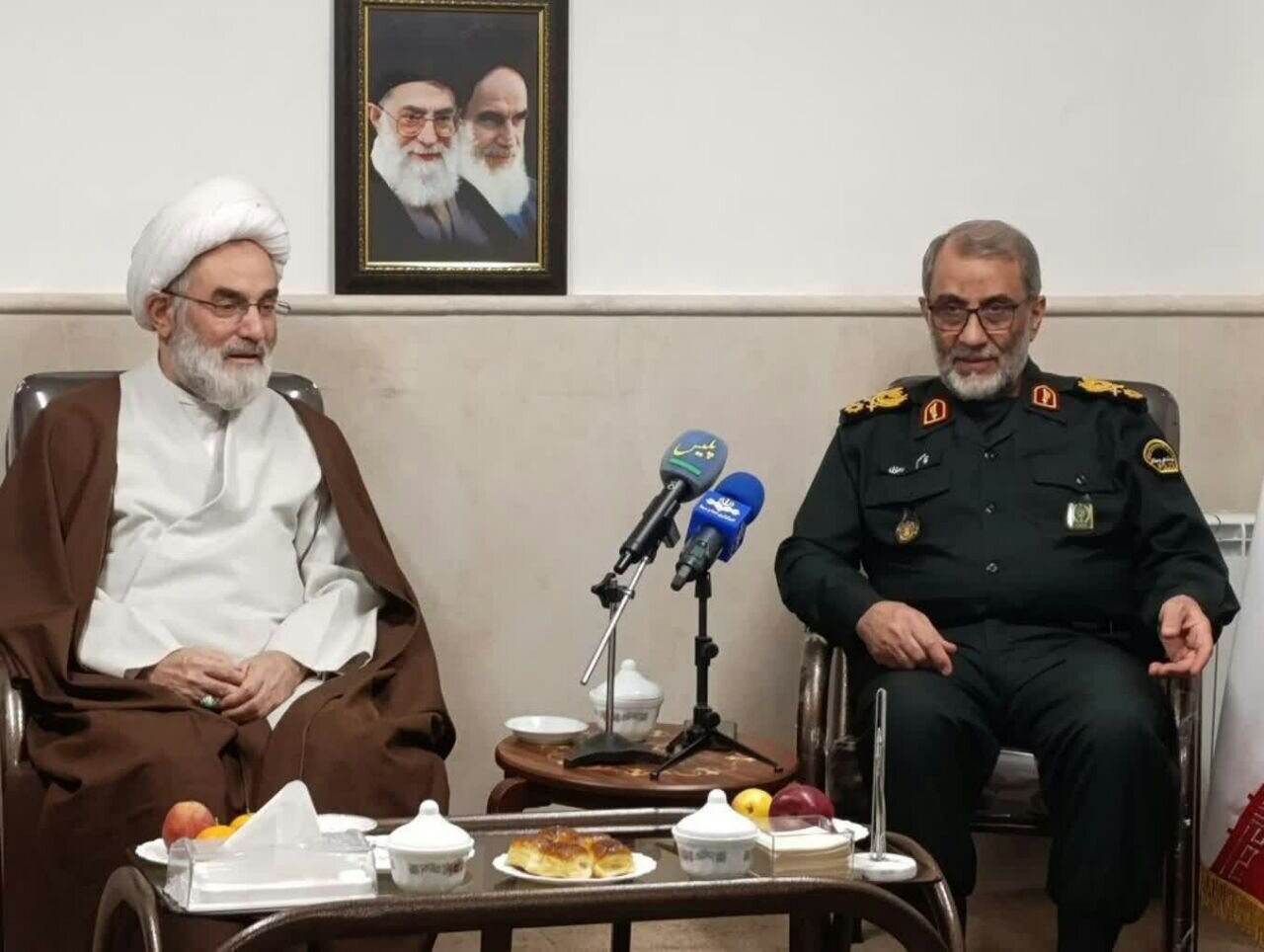 خدمت صادقانه به مردم برترین عبادت است