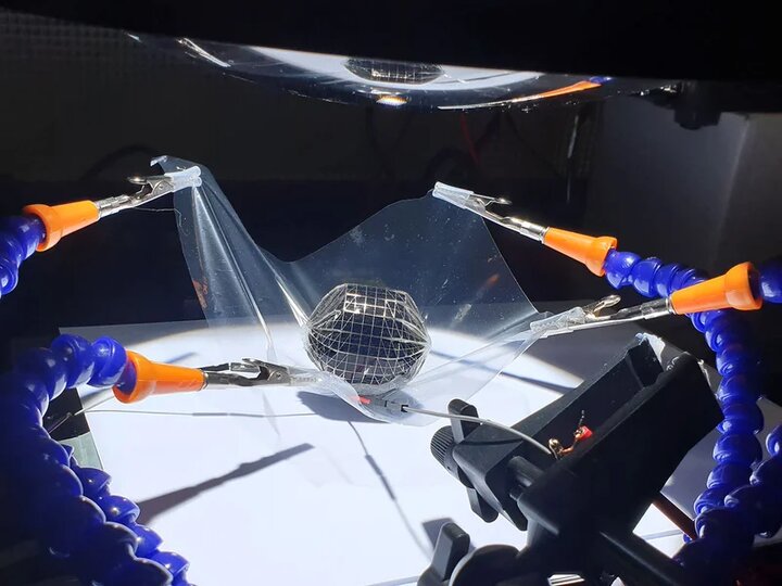 خداحافظی با بام‌های تخت با سلول‌های خورشیدی کروی