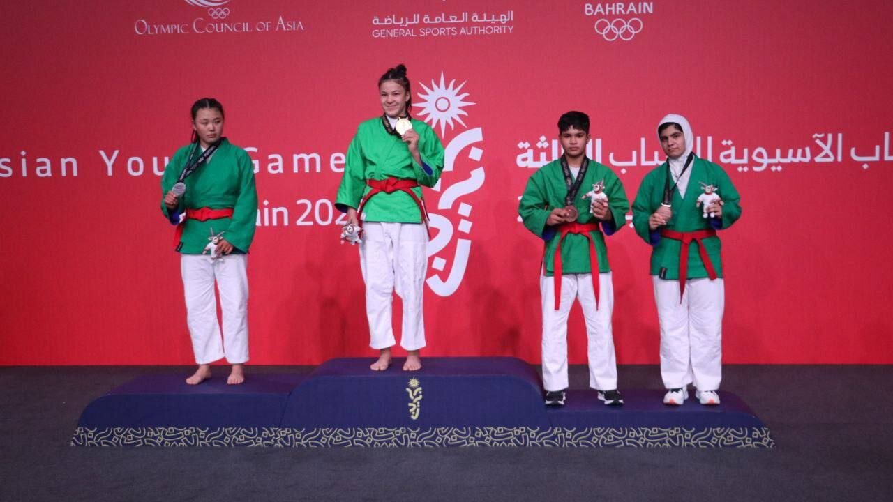 از تُشک جهانی تا نیمکت دانش؛ دو میدان برای یک قهرمان