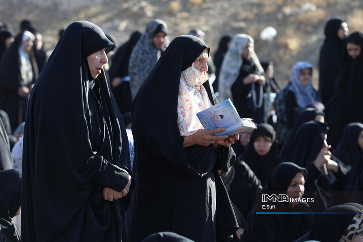 اقامه نماز طلب باران در اراک