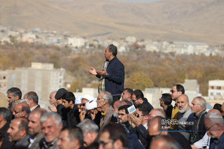 اقامه نماز طلب باران در اراک