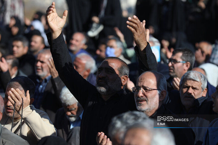 اقامه نماز طلب باران در اراک