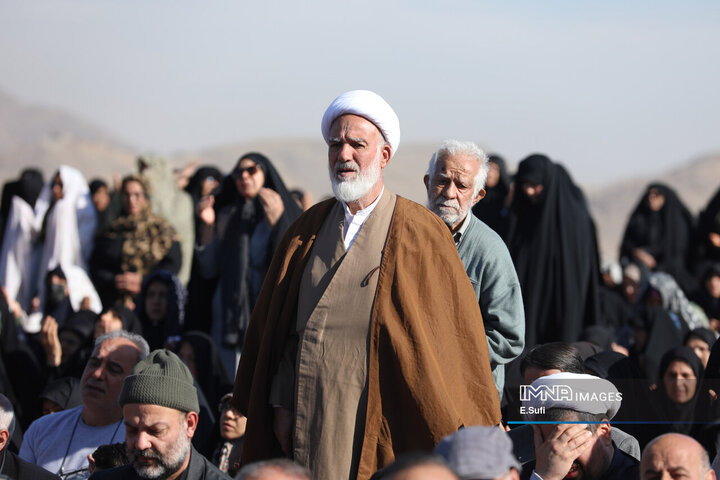 اقامه نماز طلب باران در اراک