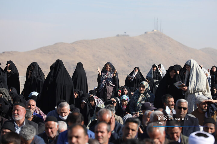 اقامه نماز طلب باران در اراک