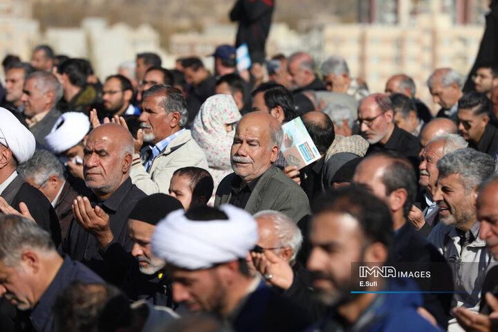 اقامه نماز طلب باران در اراک