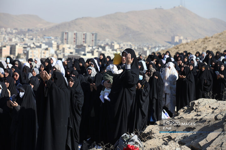 اقامه نماز طلب باران در اراک