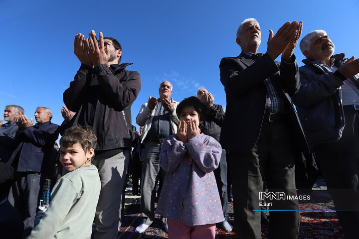 اقامه نماز طلب باران در اراک