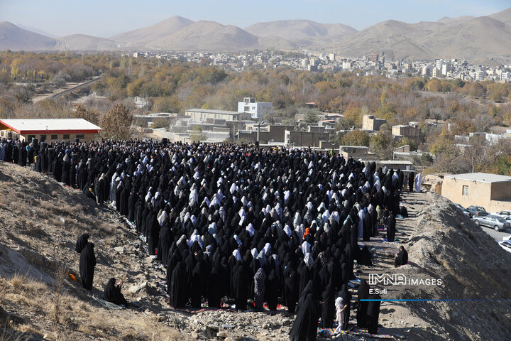 اقامه نماز طلب باران در اراک