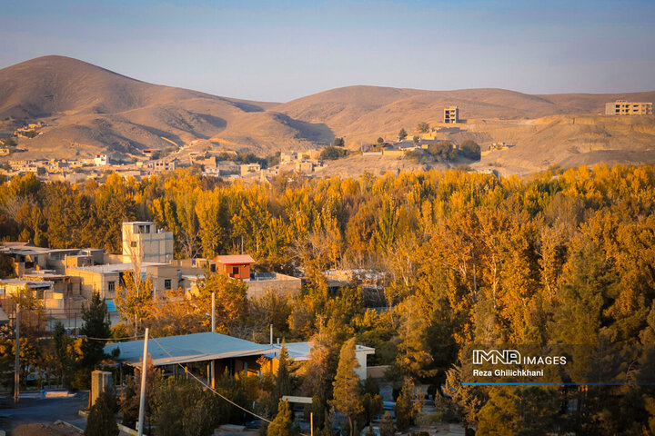 پاییز هزار رنگ باغ‌بهادران