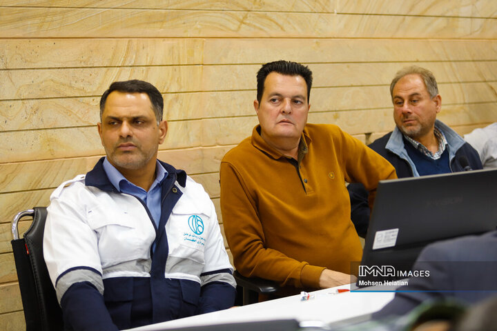 نشست هماهنگی ستادهای بحران مناطق و سازمان‌های شهرداری اصفهان