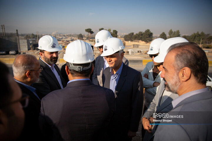 بازدید شهردار اصفهان از پروژه پل‌ها و تقاطع‌های غیرهمسطح شهید فخری‌زاده