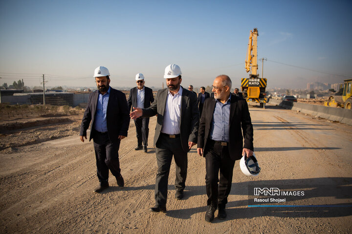 بازدید شهردار اصفهان از پروژه پل‌ها و تقاطع‌های غیرهمسطح شهید فخری‌زاده