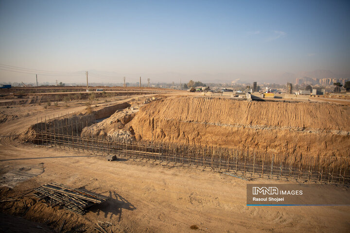 بازدید شهردار اصفهان از پروژه پل‌ها و تقاطع‌های غیرهمسطح شهید فخری‌زاده