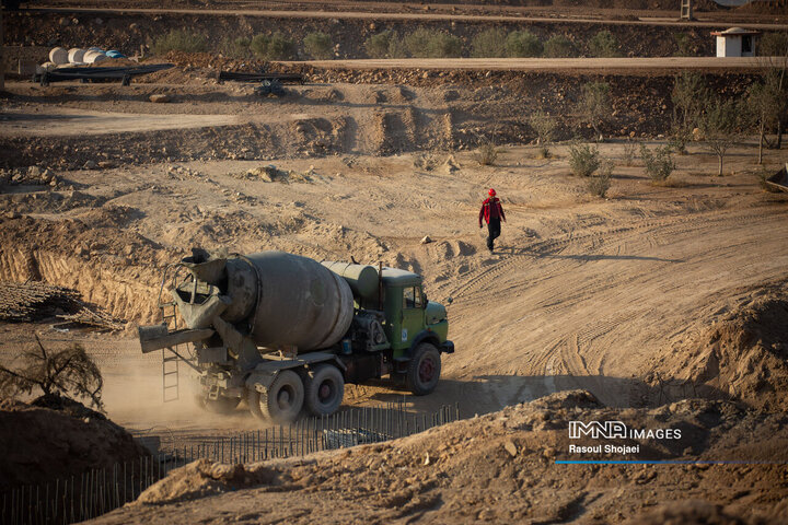 بازدید شهردار اصفهان از پروژه پل‌ها و تقاطع‌های غیرهمسطح شهید فخری‌زاده