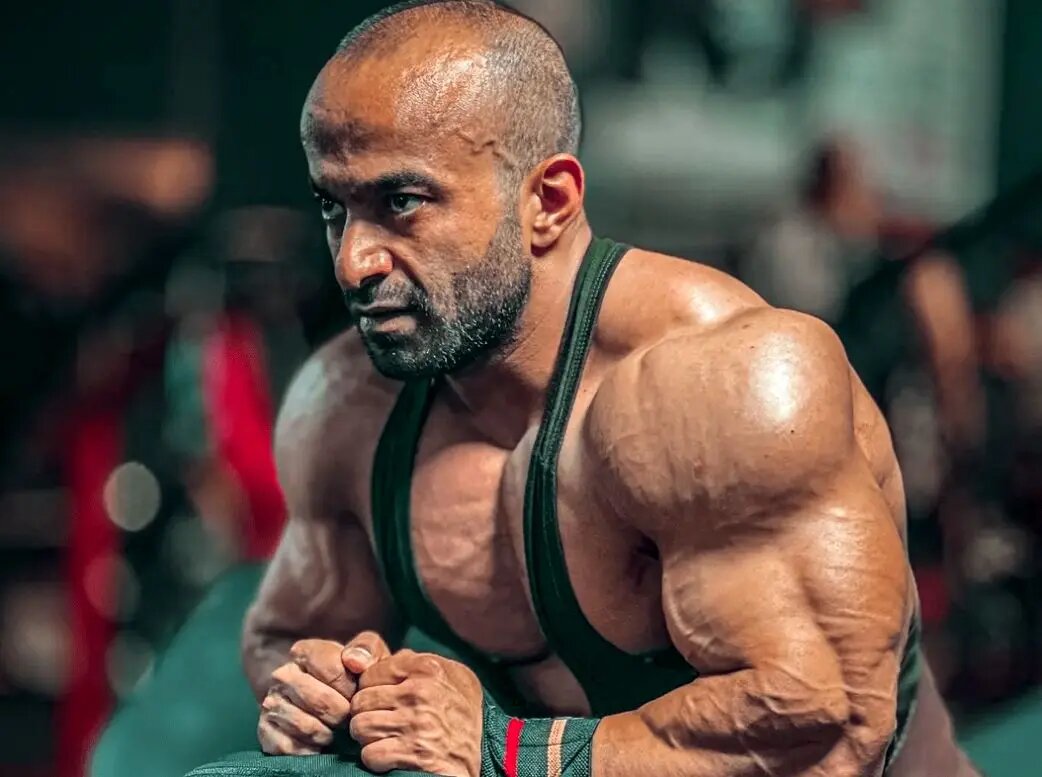 فرامرز عزیزی کیست؟ بررسی زندگی، افتخارات و علت مرگ ناگهانی قهرمان بدنسازی ایران