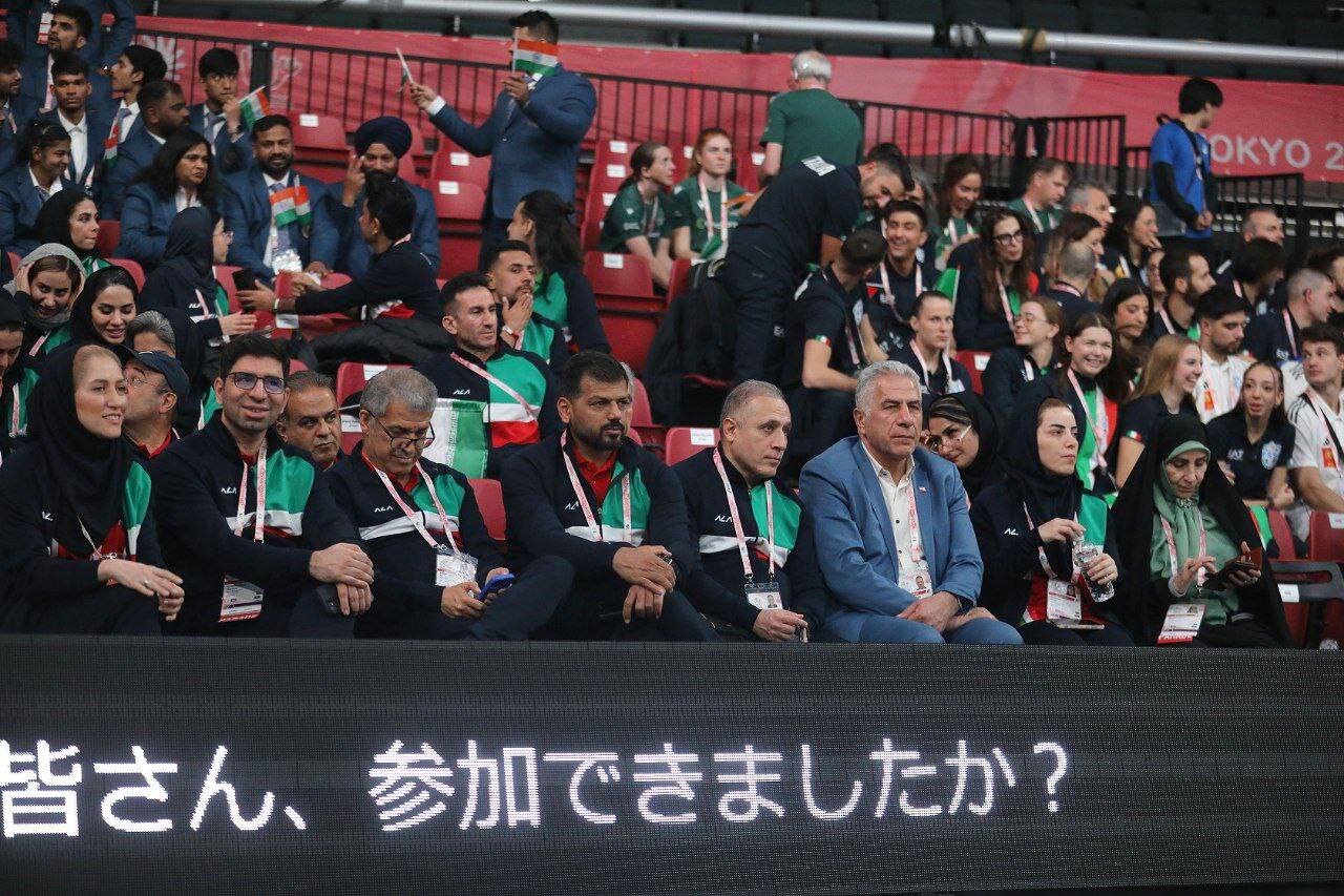 رژه کاروان ورزش ایران در المپیک بیستوپنجم ناشنوایان