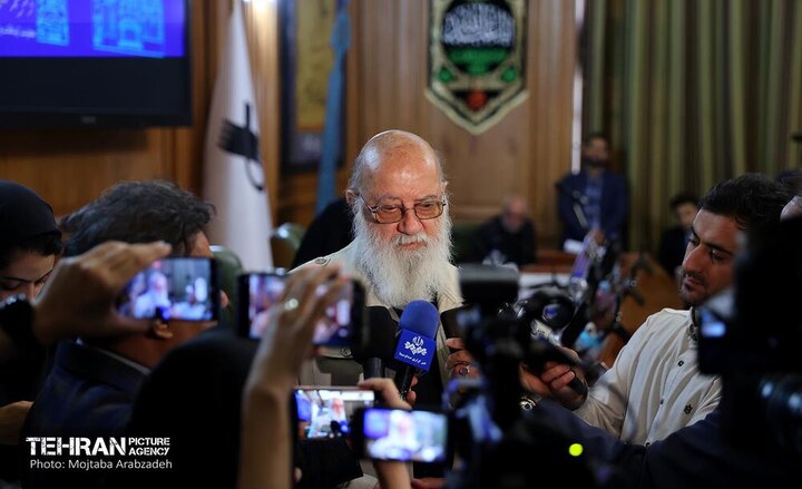 وسایل موتوری برای نظافت بزرگراه‌ها استفاده شود / توقف استفاده از بعضی اتوبوس‌های داخلی